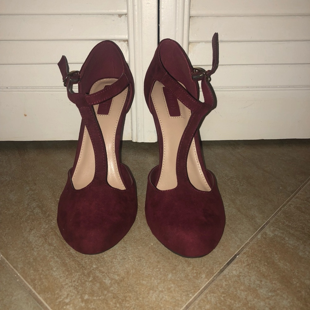 ⭐️⭐️Forever 21 Maroon  heels⭐️⭐️